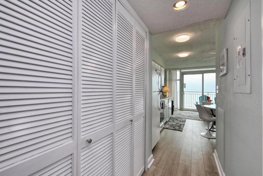Villa 2501 S Ocean Blvd, 0407 - Ocean Front Sleeps 6 à Myrtle Beach Extérieur photo